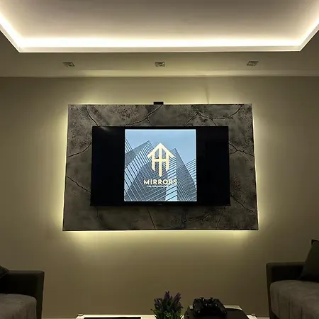 Mirrors Apartment Zrenjanin