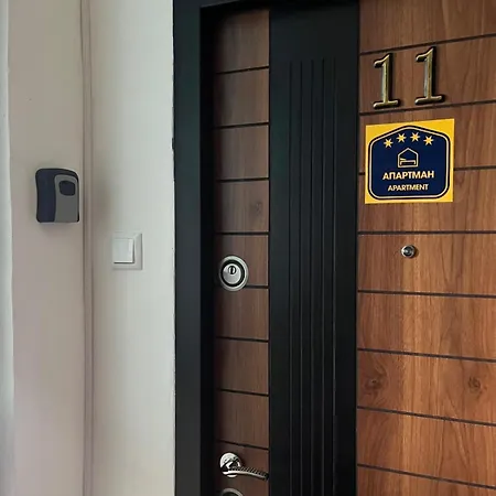 Mirrors Apartment Zrenjanin